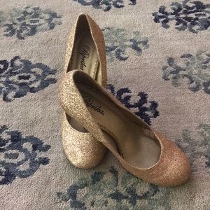Gold glitter heels